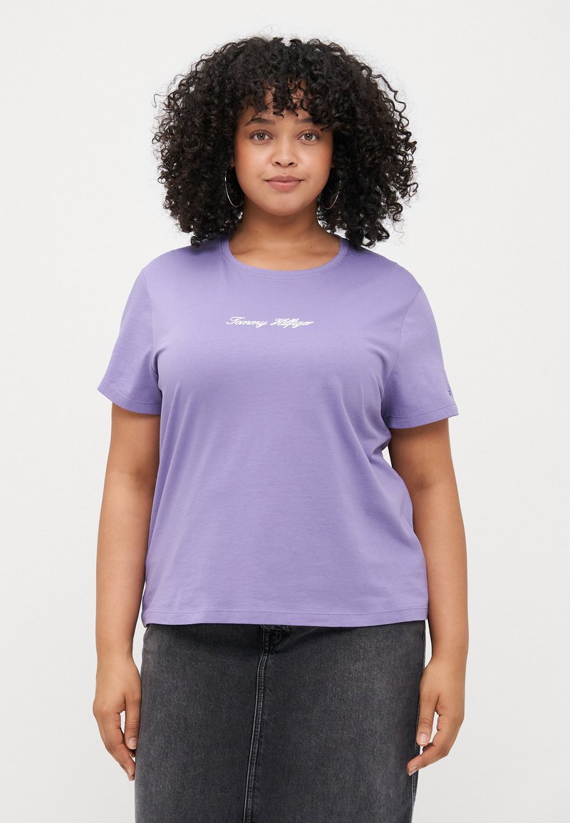 Tommy Hilfiger Curve CLASSIC SCRIPT TEE - T-Shirt print - lavender ash
