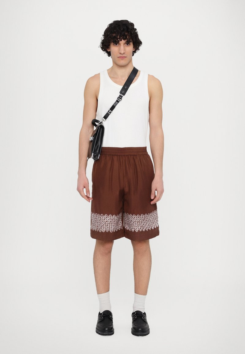 Feng Chen Wang - UNISEX - Short - dark brown, Agrandir