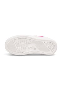 Suola di scarpa bianca in gomma testurizzata, con un accento rosa e un logo. Battistrada decorato per la presa. Bordo arrotondato e finitura liscia.