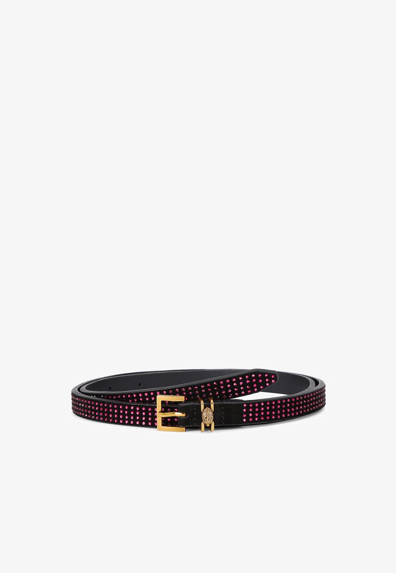 Zwarte leren riem versierd met roze rhinestones. Voorzien van een gouden metalen gesp en een elegante, gladde textuur over de hele lengte.
