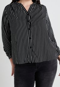 ONLY Carmakoma Camicetta - black
