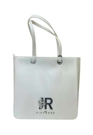 Borsa tote in faux pelle bianca con logo argento "Richmond" e decorazioni, dotata di due tracolle e una forma strutturata.