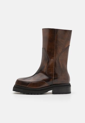 ECKHAUS LATTA STACKED BOOT - Plateaustøvler - dark brown