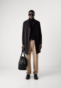 BOSS CLARK - Lietpaltis - black