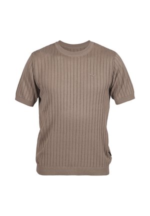 Pull en maille côtelée taupe à manches courtes, col rond, avec un logo brodé discret sur la poitrine.