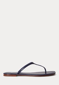 Επιλέχθηκε, cosmo navy