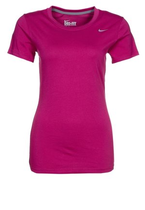 Dames fuchsia Nike Dri-FIT sport-T-shirt met korte mouwen, ronde hals en een kleine zilveren Nike-swoosh op de borst.