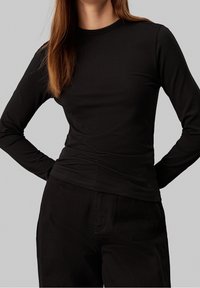 Calvin Klein Pitkähihainen paita - black
