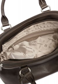 Borsa a mano in pelle marrone con finitura testurizzata, dotata di chiusura con zip e fodera in tessuto con un motivo ripetuto 'Hexagona'.