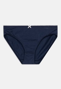 Μπικίνι εσώρουχο από βαμβακερό μείγμα σε ναυτικό μπλε χρώμα, με λευκή δαντέλα γύρω-γύρω και μια μικρή διακοσμητική κορδέλα στο κέντρο μπροστά. Απαλή υφή και ελαστική μέση.