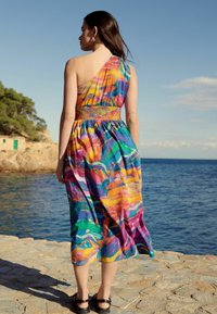 Next ONE SHOULDER REGULAR FIT - Päevakleit - blue pink