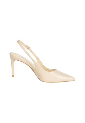 Beżowe skórzane sandały na obcasie z wydłużonym noskiem, smukłymi obcasami, wyciętym wzorem i regulowanym paskiem. Gładka faktura i minimalistyczny styl.