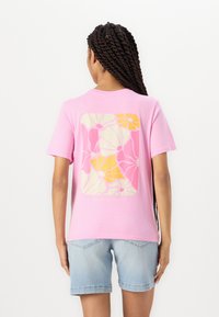 ONLY MATERNITY - OLMBLOOM O NECK TEE - T-shirts med print - bonbon Miniatyrbilde 1