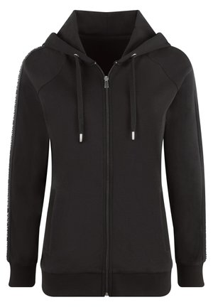 Schwarze Zip-Up-Hoodie mit Kapuze, langen Ärmeln und Seitentaschen. Mit kontrastierendem Text entlang der Schulternaht und strukturierten Bündchen.