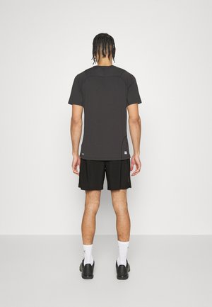 RUN FAVORITE SESSION  - kurze Sporthose - black