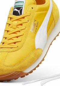 Puma EASY RIDER  - Tenisky - tangerine white