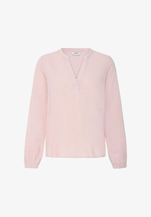 Bluză roz deschis cu mâneci lungi, manșete elastice și decolteu în V, având un mic detaliu din material la guler.