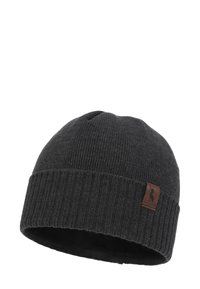 Donkergrijze gebreide muts met een geribbelde boord en een klein bruin leren label met een geitontwerp. Zachte textuur, aansluitende pasvorm.