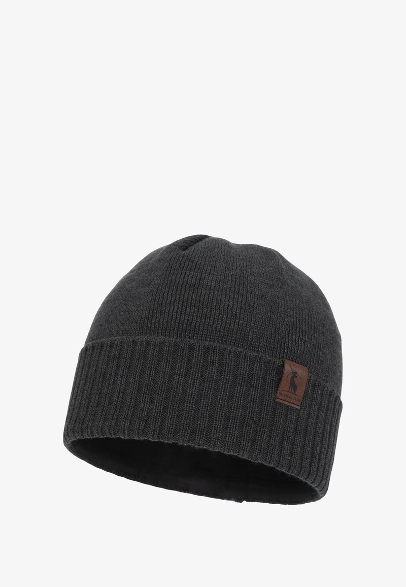 Cappello a cuffia lavorato a maglia di colore grigio scuro con polsino a coste e una piccola targhetta in pelle marrone con un disegno di capra. Texture morbida, forma aderente.