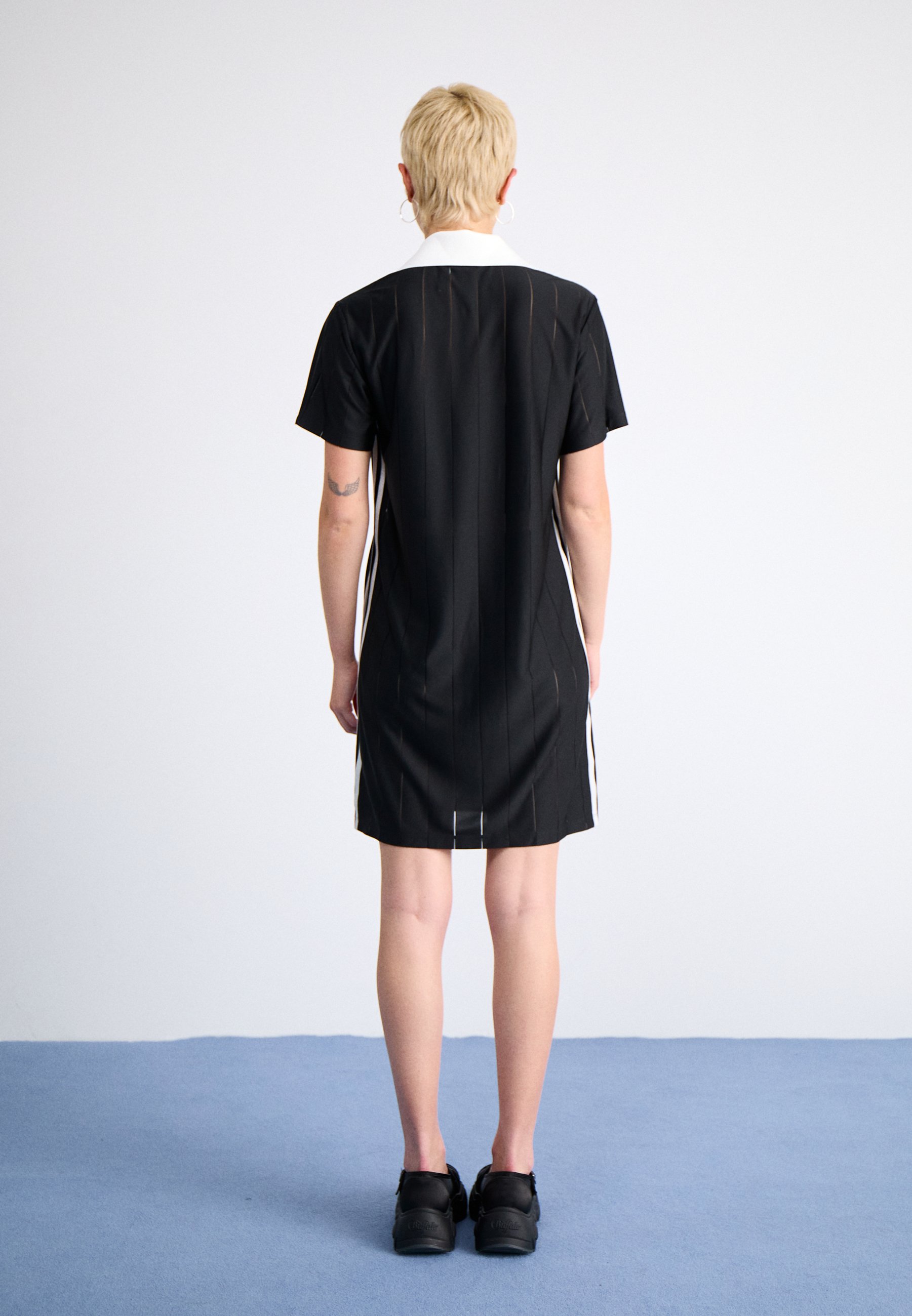 adidas Originals ADICOLOR 3-STRIPES PINSTRIPE - Jersey dress
