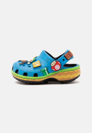 Crocs, SUPER MARIO CORE UNISEX - Hausschuh - multi-coloured