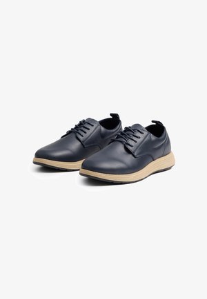 INSIDE Zapatos con cordones - azul