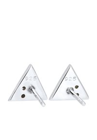Ohrringe aus Sterlingsilber in dreieckiger Form mit polierter Oberfläche, gestempelt mit "925", und zwei kleinen, runden Löchern für zusätzliche Details.