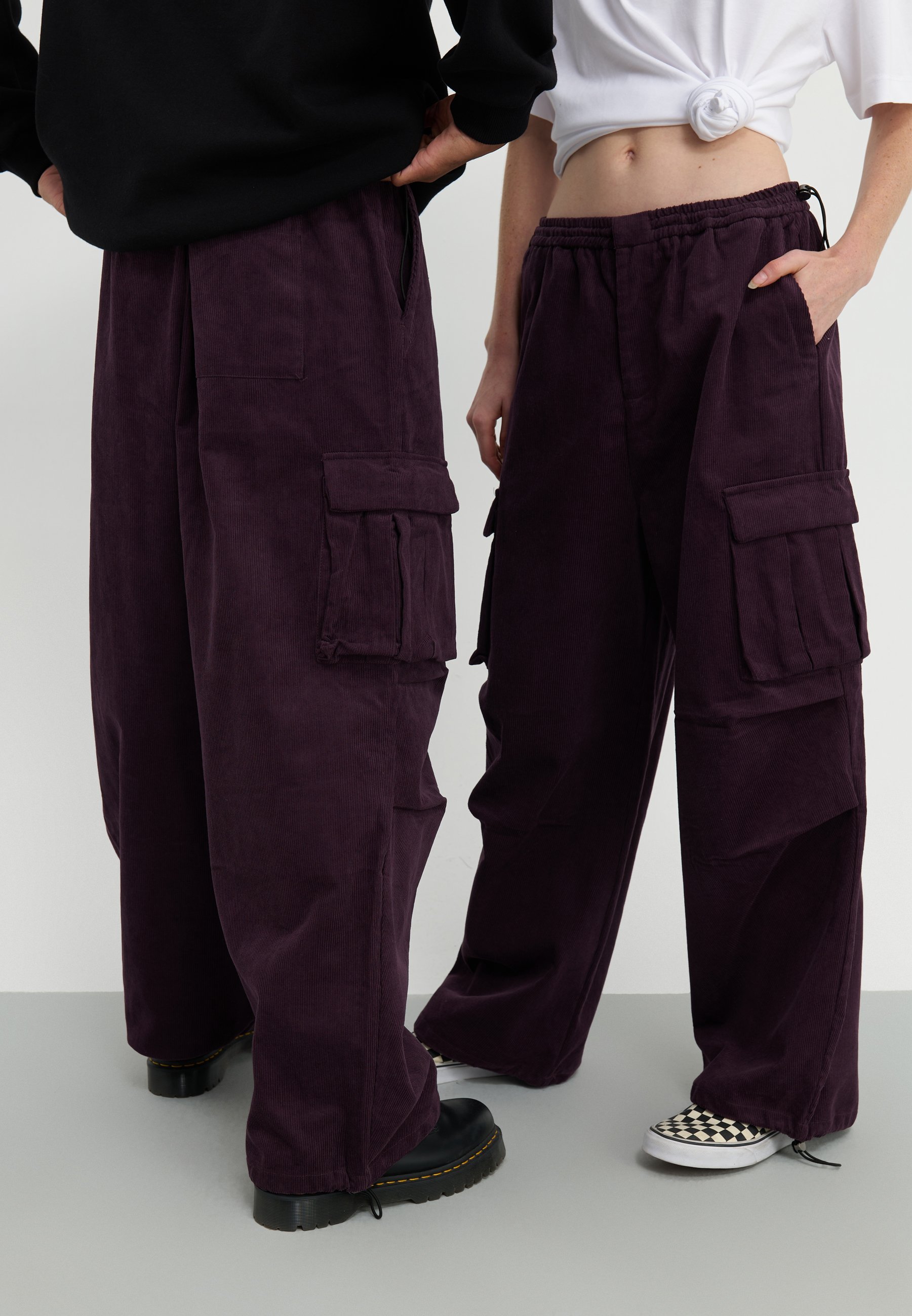 YOURTURN UNISEX - Cargo trousers - dark purple - Zalando.co.uk