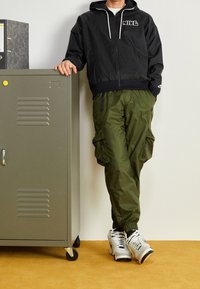 Nike Sportswear Kapsáče - khaki