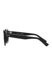Occhiali da sole Ray-Ban neri con montatura arrotondata e bracci eleganti e opachi. Logo distintivo sul lato, design classico e lenti verdi.