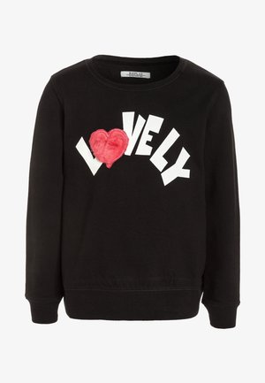 Sweat-shirt noir à manches longues avec des lettres blanches stylisées formant "LOVELY" et un cœur rouge duveteux remplaçant le "O" sur le devant.