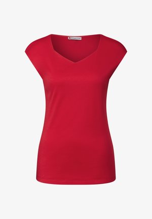 Rød t-shirt med V-udskæring, korte ærmer og et glat, strækbart stof. Har en figursyet form med en subtil glans. Bagside-label synlig.