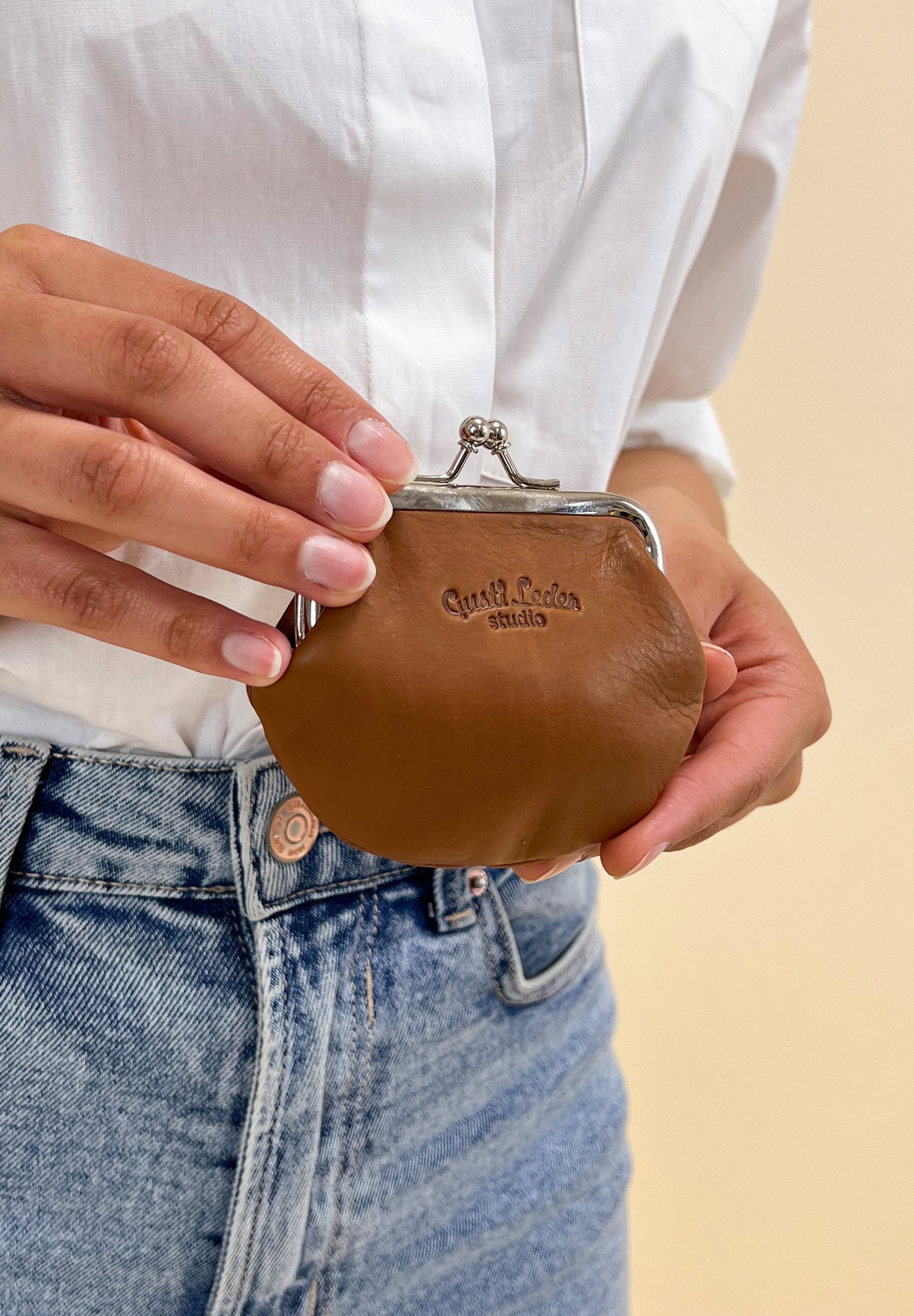 Gusti Leder FRIDA - Clutch hazelnut/marrón - Zalando.es