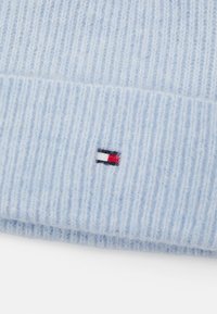 Tommy Hilfiger ESSENTIAL FLAG FUZZY   - Berretto - breezy blue