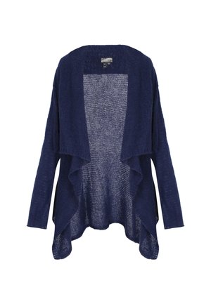 Námornícky modrý prepletený kardigan s otvoreným predným dielom a dlhými rukávmi, s vodopádovým lemom, zobrazený na bielom pozadí.