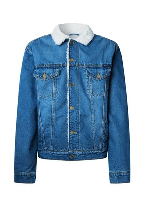 Chaqueta de mezclilla en azul intermedio con un collar de piel sintética blanca. Cuenta con dos bolsillos en el pecho y botones en tono dorado. Corte clásico con mangas largas.