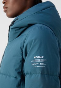 Ecoalf JACKET WOMAN - Vinterjakke - plumb