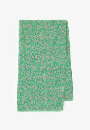 Zielony szalik w kwiaty z delikatnym wzorem różowych kwiatów i liści, lekka tkanina z frędzlami, prostokątny kształt.