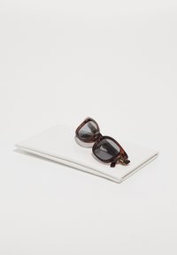 Thumbnail Image 4