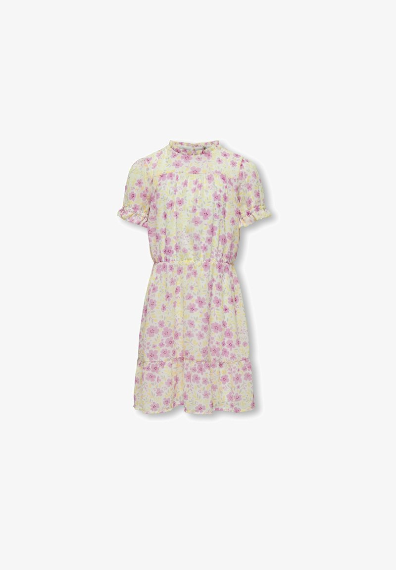 Geel jurk met roze bloemenpatroon, korte pofmouwen, gerimpelde zoom en elastische tailleband. Gemaakt van lichte stof met een gladde textuur.