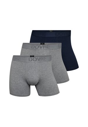Tre par DOVRE boxer briefs: en marineblå, to nuancer af grå. Blødt bomuldsstof, mid-rise design, elastiske waistband med logo.