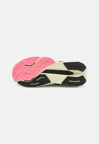 New Balance FUELCELL PROPEL V5 - Løpesko for vei - green
