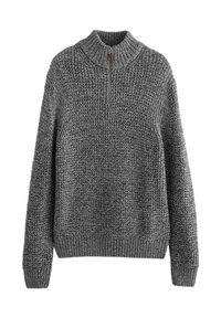 Grå strikket sweater med høj krave, halvlukning med lynlås og ribbede manchetter og kant. Tykk struktur og løs pasform.