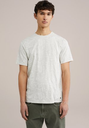 Hellgraues T-Shirt mit kurzen Ärmeln und feinem Blattmuster, runder Halsauschnitt und einem kleinen Logosticker am Saum. Weicher Stoff, lässiges Design.