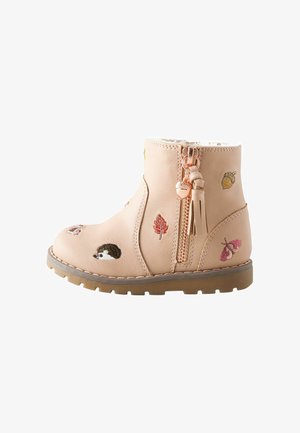 Next, Chelsea Zip Tassel Ankle Boots - Klasické členkové čižmy - pink embroidery