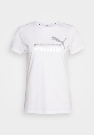 Biała bawełniana koszulka z okrągłym dekoltem, na której znajduje się srebrne, metaliczne logo "PUMA" oraz grafika skaczącego pumy z przodu.