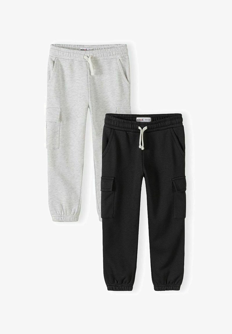 Deux pantalons jogger cargo pour enfants, un gris clair et un noir, tous deux avec taille élastique, cordons de serrage et poches latérales.