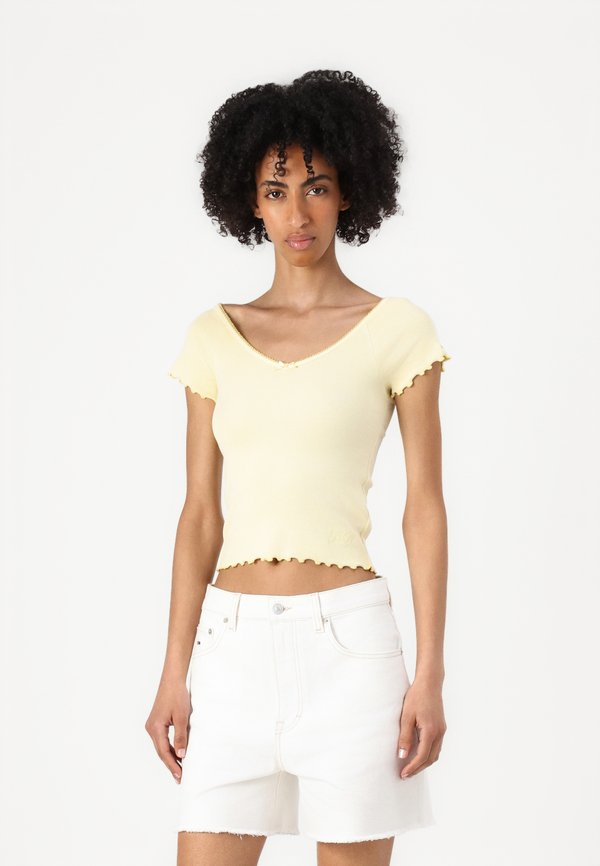 SLIM V NECK - Basic T-shirt - custard cream