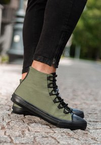 Ombre Vysoké tenisky - olive