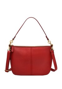 Bolso de hombro de cuero rojo con un acabado texturizado, que cuenta con un cierre de cremallera, herrajes en tono dorado y una correa ajustable para mayor versatilidad.